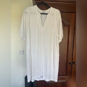 Splendid White Tunic with Black Accents